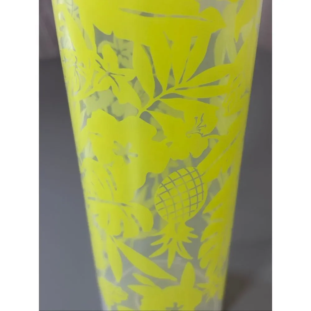 Tupperware Tumbler Cup w/ Flip-Top Seal 16 Ounces Tropical print yellow